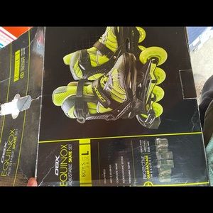 Kids rollerblade set.
